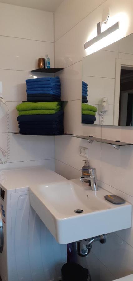 Apartments - Geraeumige 95 Qm Mit Balkon Augsburg Kültér fotó